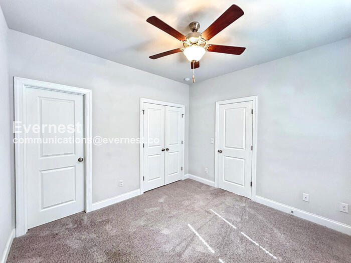 Building Photo - 504 Cunninghame Ct