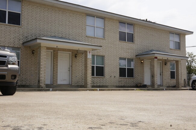 Building Photo - 100 Sullivan Ave