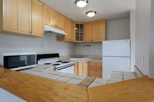 Building Photo - 901 5th Ave N