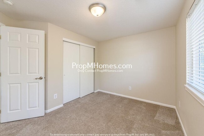 Building Photo - Charming Three Bedroom Home in West Beaver...