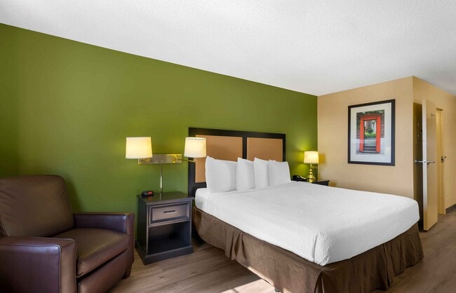 Building Photo - Furnished Studio-Los Angeles - Simi Valley