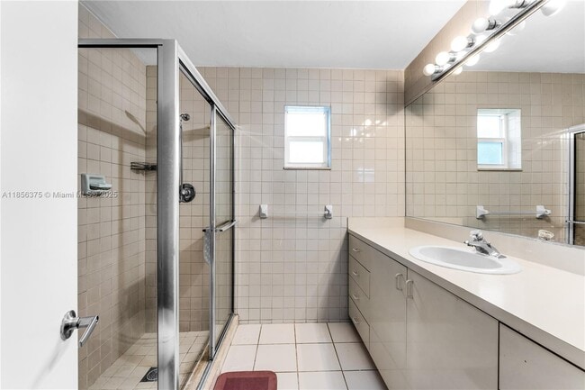 Building Photo - 7621 SW 146th Ave