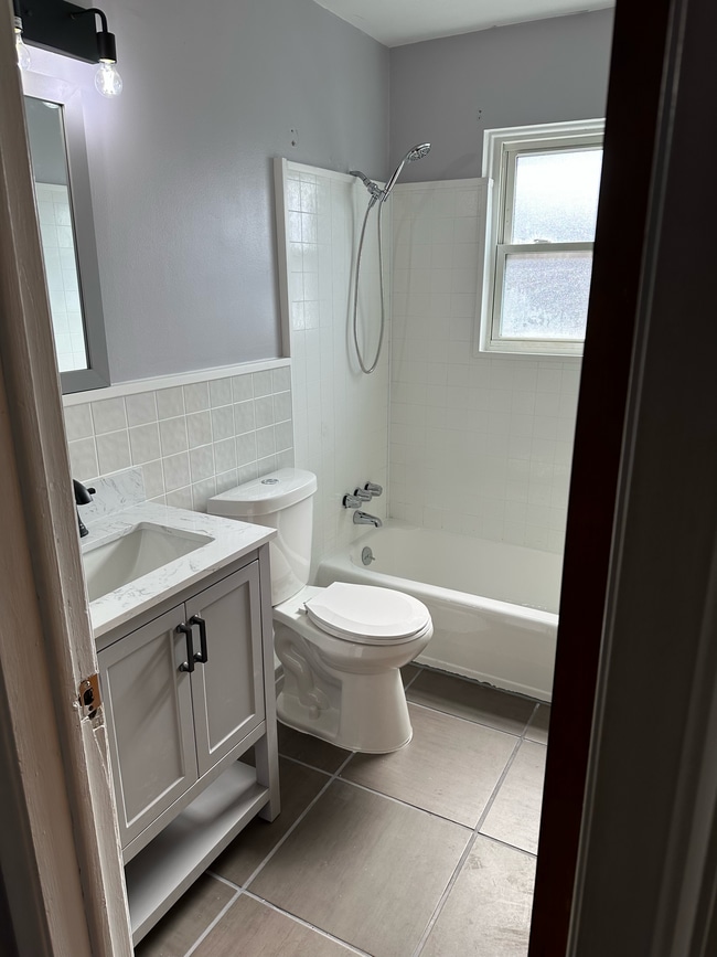 Building Photo - 20241 Kentucky St