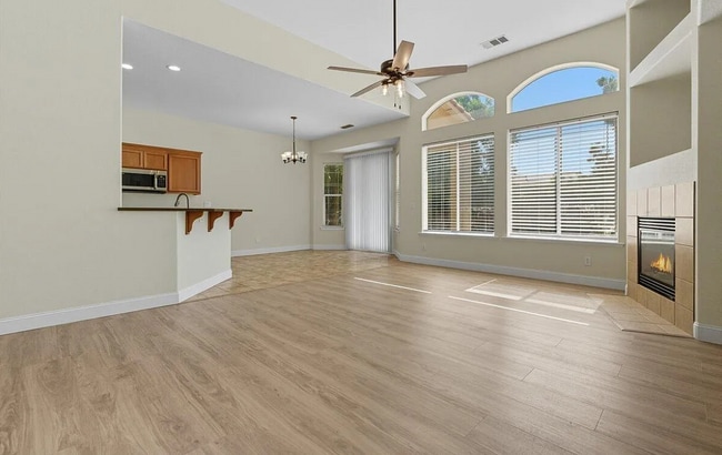 Building Photo - 1277 Paradise Loop