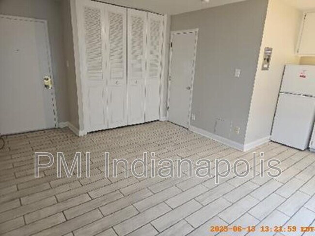 Building Photo - 5824 E Washington St