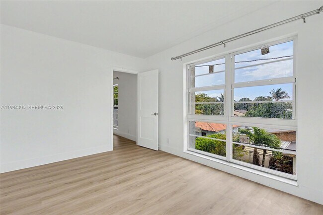 Building Photo - 1220 71st St