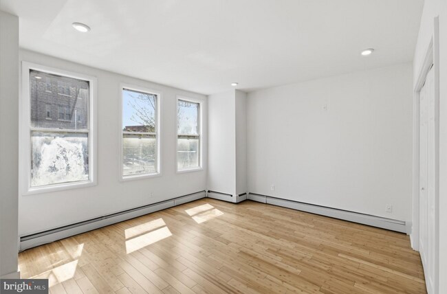 Building Photo - 5939 Drexel Rd