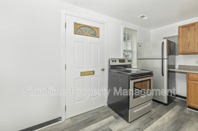 Building Photo - 796 Frederick St