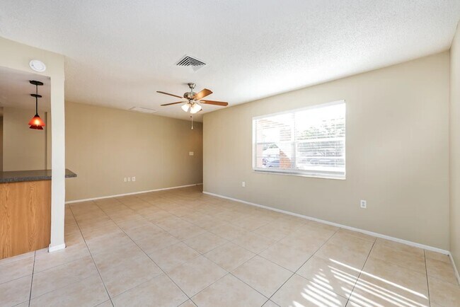 Building Photo - 11446 Walsingham Rd