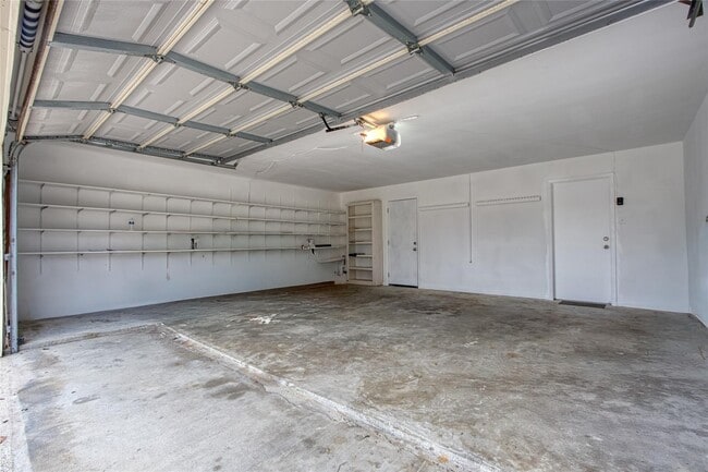 Building Photo - 17163 Beaver Springs Dr