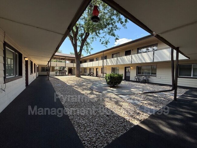 Building Photo - 1555 E 3900 S