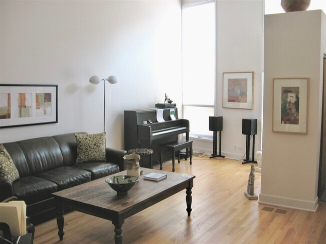 Building Photo - 1229 Central St