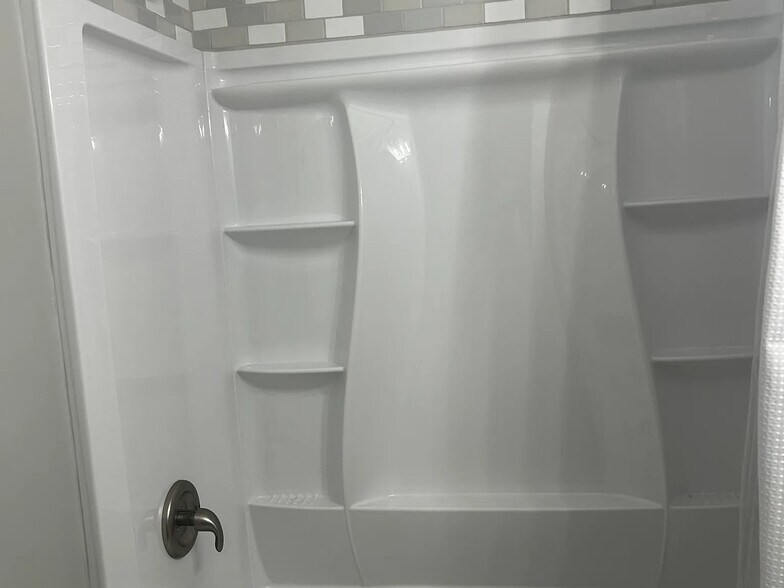 Building Photo - 18 Ocean St