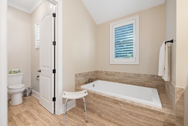 Building Photo - 1020 Bridle Bit Ln