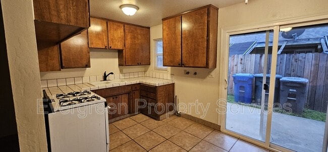 Building Photo - 10324 S White Rock Rd