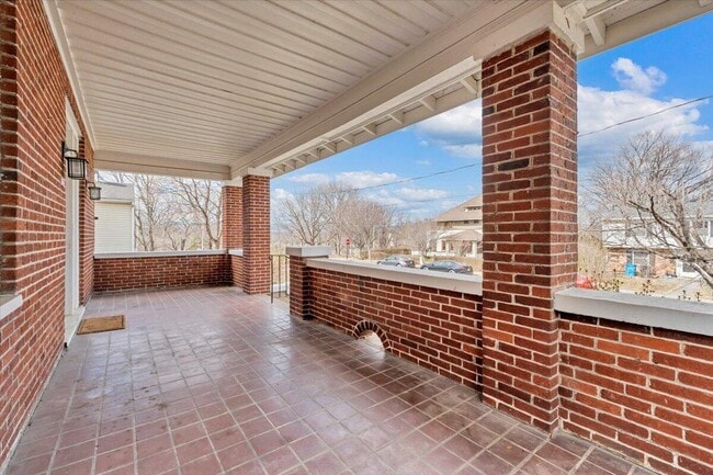 Building Photo - 1144 Wasena Ave SW