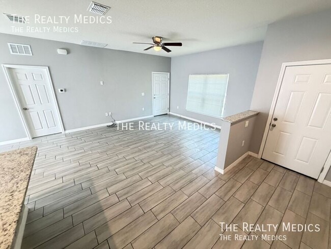 Building Photo - 491 Ixora Ave NW