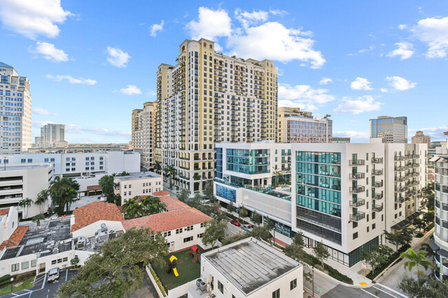 Building Photo - 529 S Flagler Dr