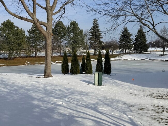 Building Photo - 2305 Sandy Creek Dr