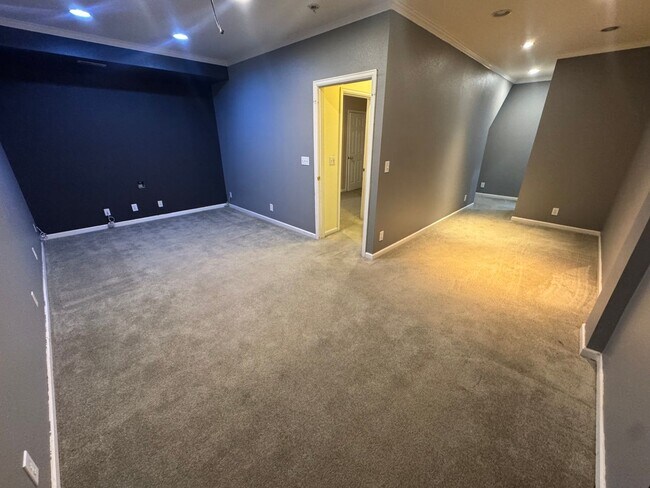 Building Photo - Spacious 4-Bedroom Home Near Sloan's Lake & Broncos Stadium