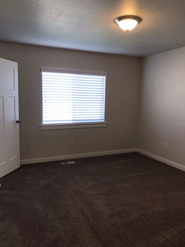 Building Photo - 7834 N Red River Dr