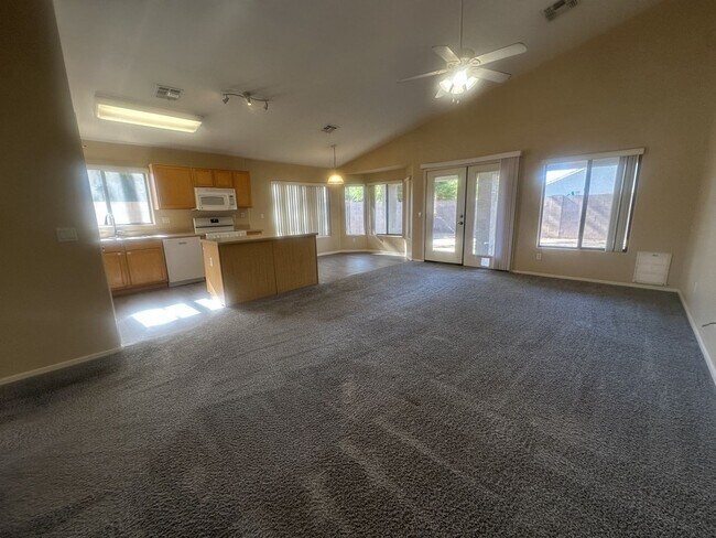 Building Photo - Rare single-level home offers 5 bedrooms and a versatile floor plan designed for comfortable living