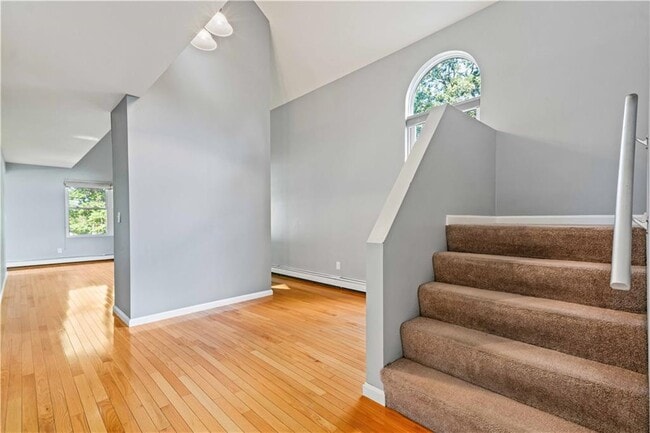 Building Photo - 24 Smith St