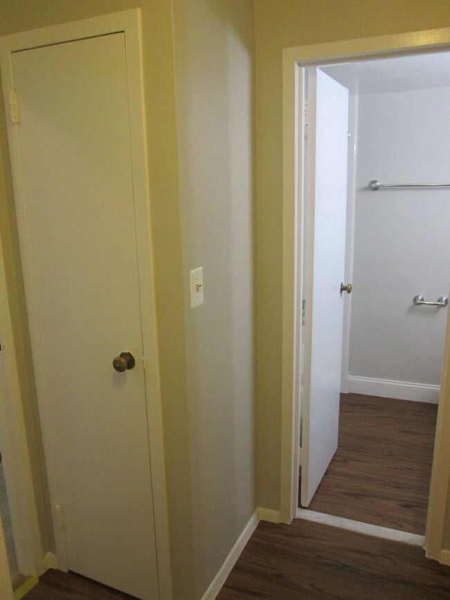Building Photo - Bright and Spacious Condo in Fantastic Fog...