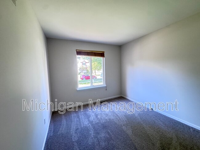 Building Photo - 173 Algansee Dr