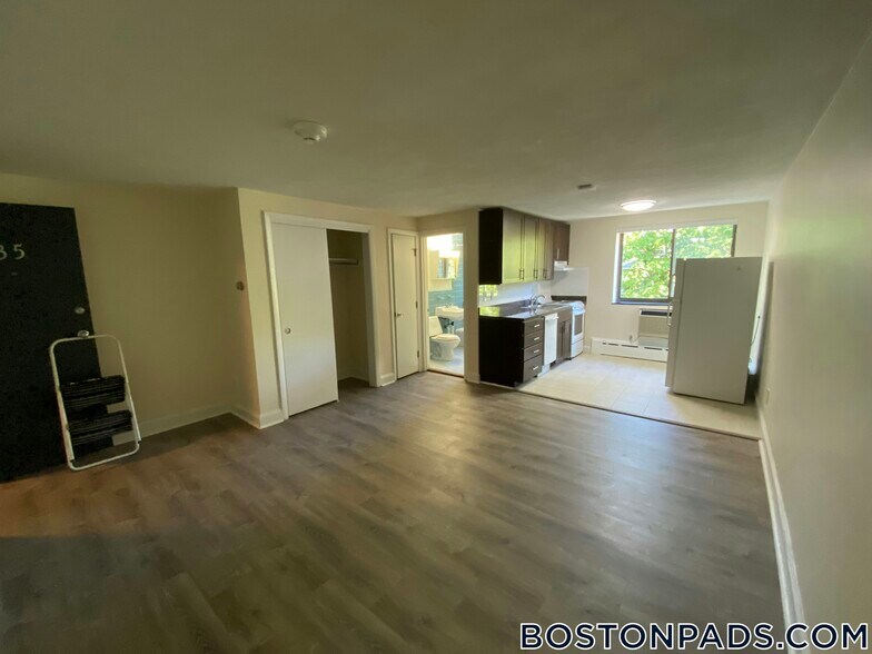 Building Photo - 15 Chester St