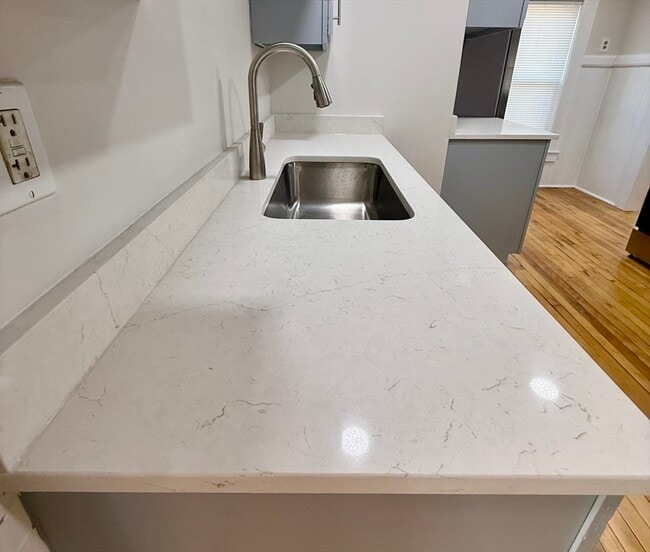 Building Photo - 1045 Pine St