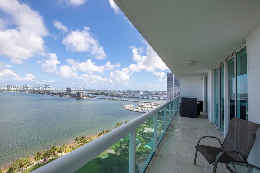 Primary Photo - 1800 N Bayshore Dr