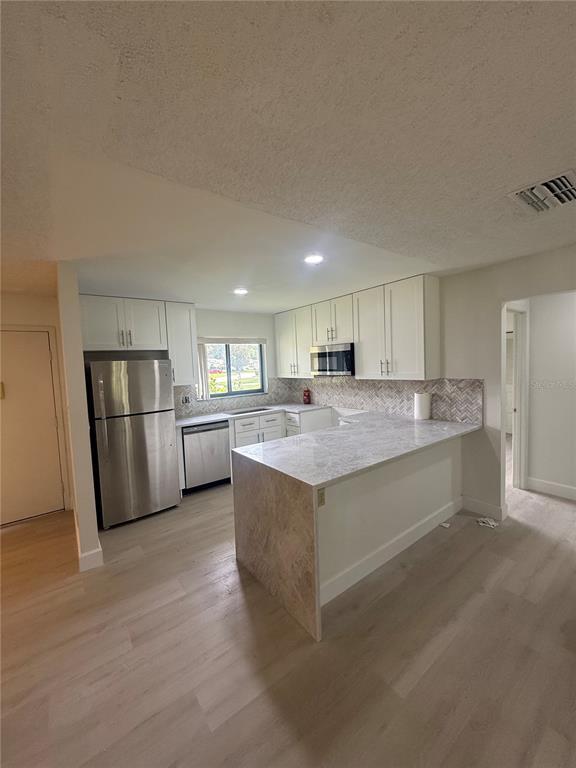 Building Photo - 10719 Lazy Lake Dr