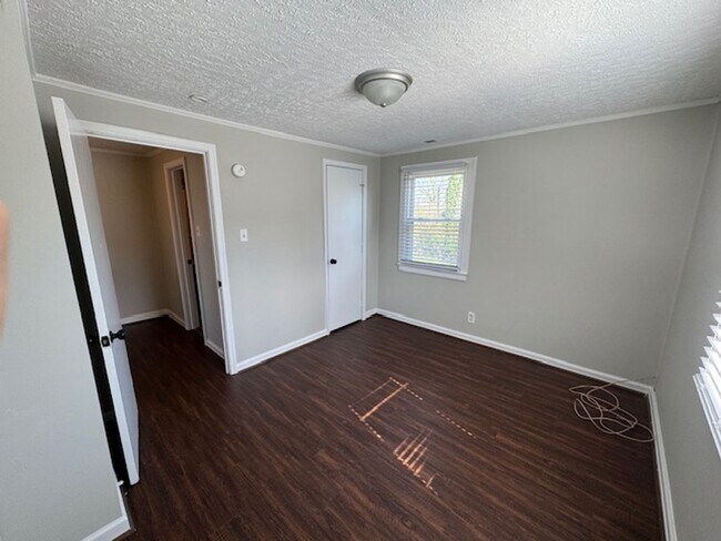 Building Photo - 1624-1626 Shaffer St