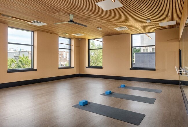 Building Photo - 32 Oakland Ave