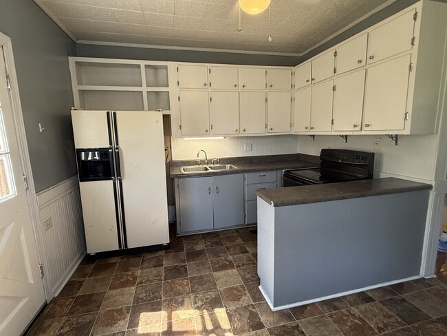 Building Photo - 85 E 3rd St NE