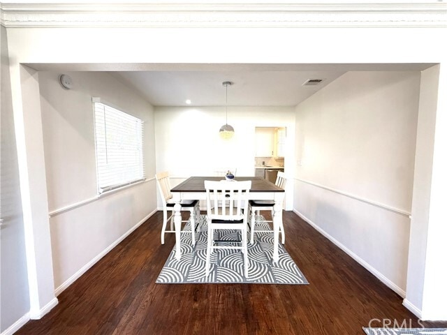 Building Photo - 414 University Ave