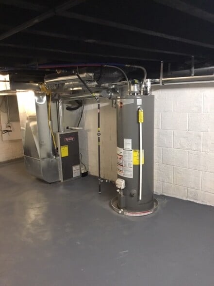 New Hot Water Heater - 1828 E Hazzard St