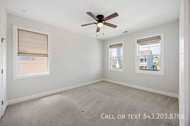 Building Photo - 2219 Midden Dr