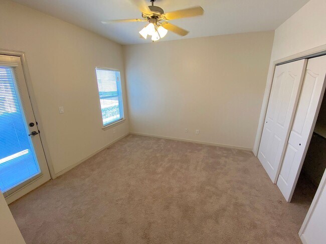 Building Photo - Northeast El Paso/Sandstone Ranch Estates 4 Bed 2.5 Bath Refrig A/C