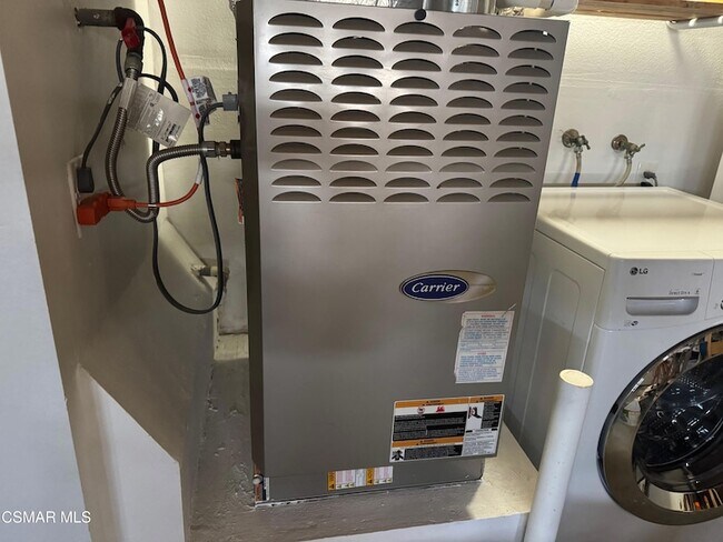 Building Photo - 846 Lindawood St