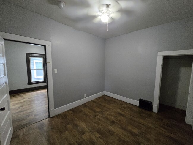 Building Photo - 208 Clay St