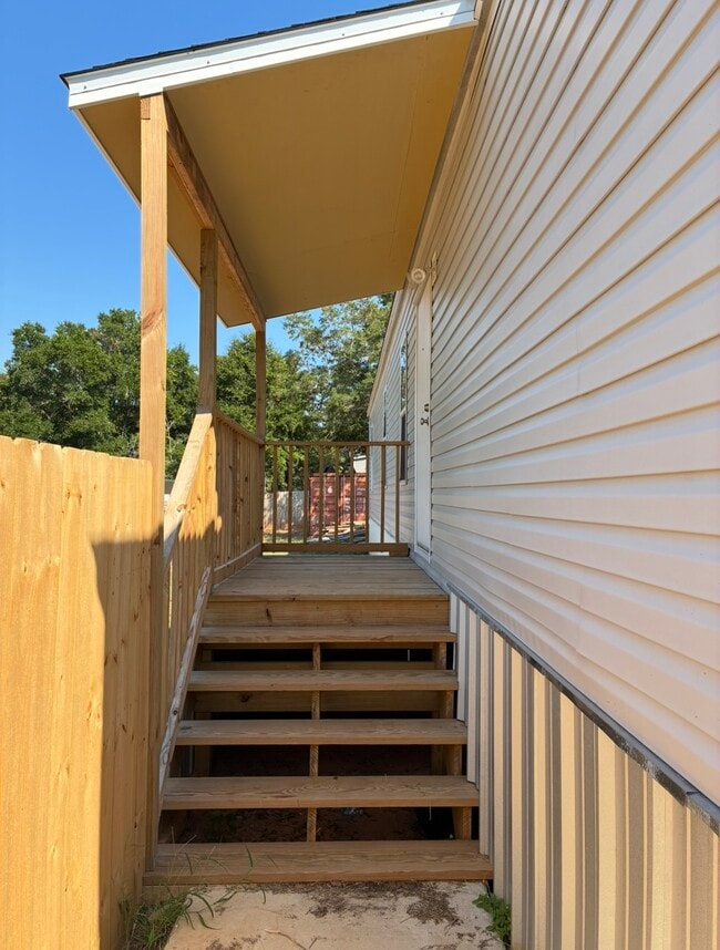 Building Photo - 1826 Abercrombie Rd