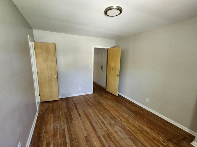 Building Photo - 18314 Chagrin Blvd