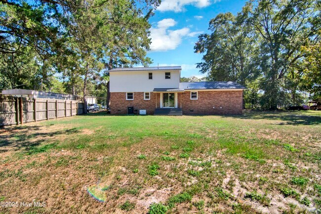 Building Photo - 111 Core Rd