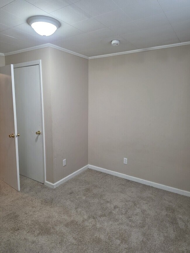 Building Photo - Cute Stoneville Bungalow