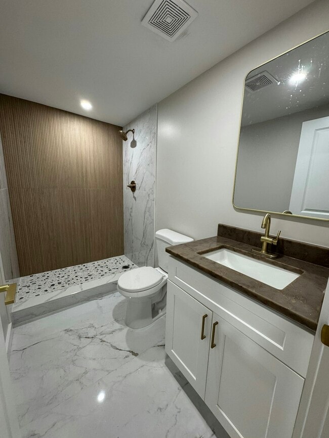 Building Photo - 2416 N Charles St