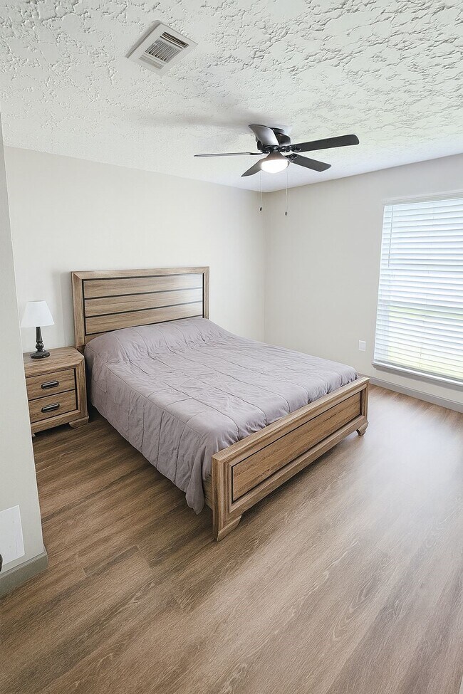 Building Photo - 9735 Stonemont Rd