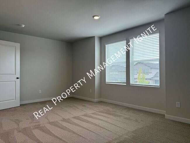 Building Photo - 21237 SE Pelee Dr