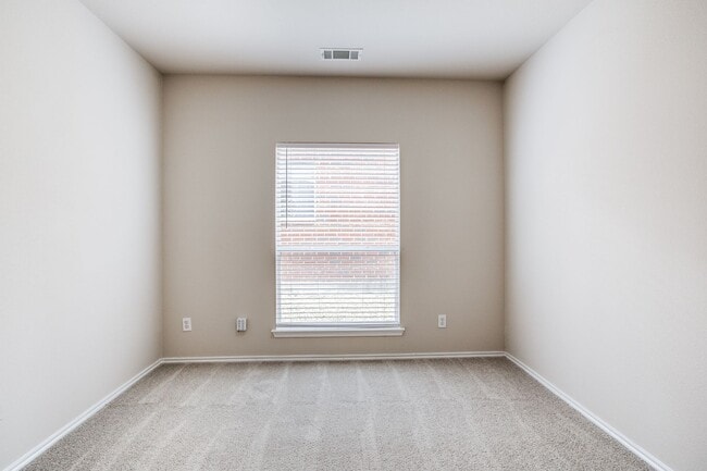 Building Photo - 7231 Summit Parc Dr